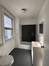 112 Linden Ave, Unit 2 in Jersey City, NJ - Building Photo - Building Photo