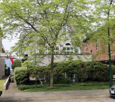 2439 W 1st Ave in Vancouver, BC - Building Photo