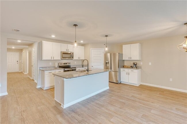 20675 Mercury Dr in Robertsdale, AL - Building Photo - Building Photo