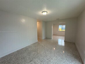 1760 SW 3rd St in Miami, FL - Building Photo - Building Photo