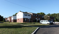 Log Pond Apartments in Newark, OH - Building Photo - Building Photo