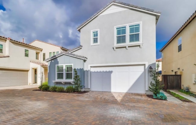1311 Camino Avalon in Chula Vista, CA - Building Photo - Building Photo