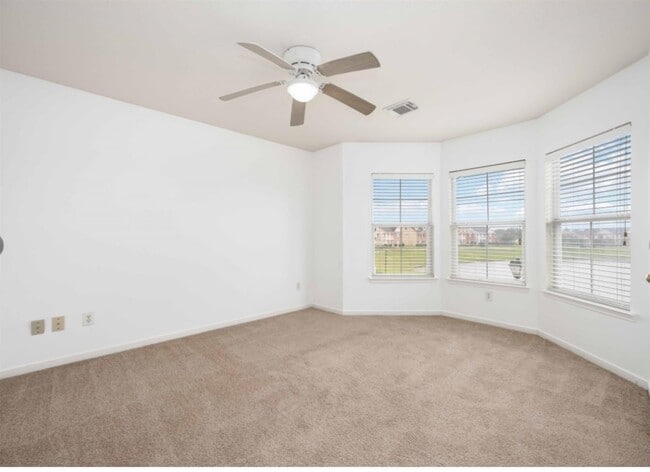 20827 Settlers Lake Cir N