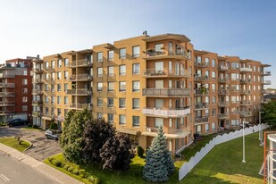 9950 De L'acadie Boul Apartments