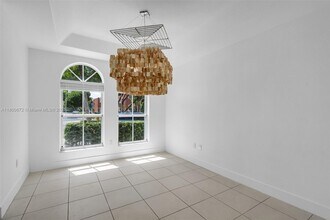 5175 NW 108th Pl in Doral, FL - Building Photo - Building Photo