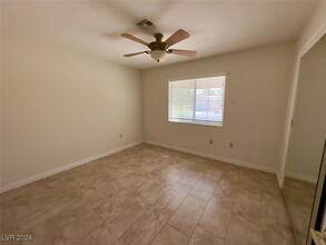 2519 Sungold Dr in Las Vegas, NV - Building Photo - Building Photo