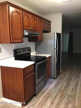 104 Amberly Dr in Englishtown, NJ - Building Photo - Building Photo