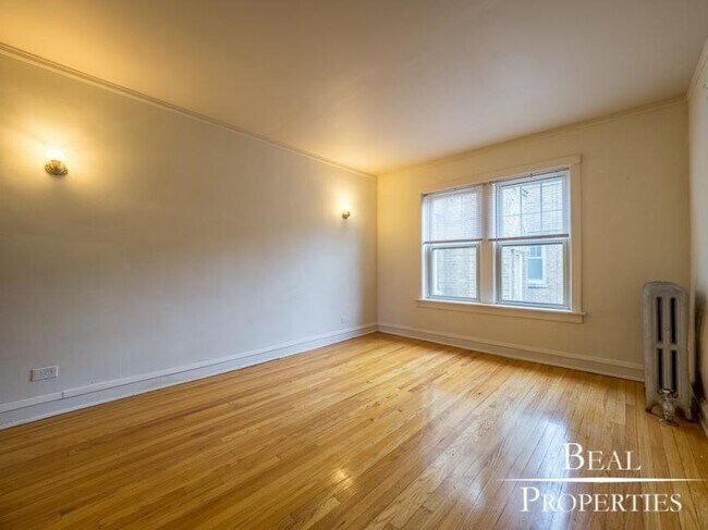 property at 2110 W Ainslie St