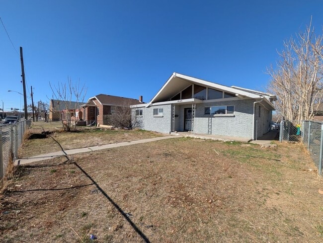 1649 Florence St in Aurora, CO - Building Photo - Building Photo