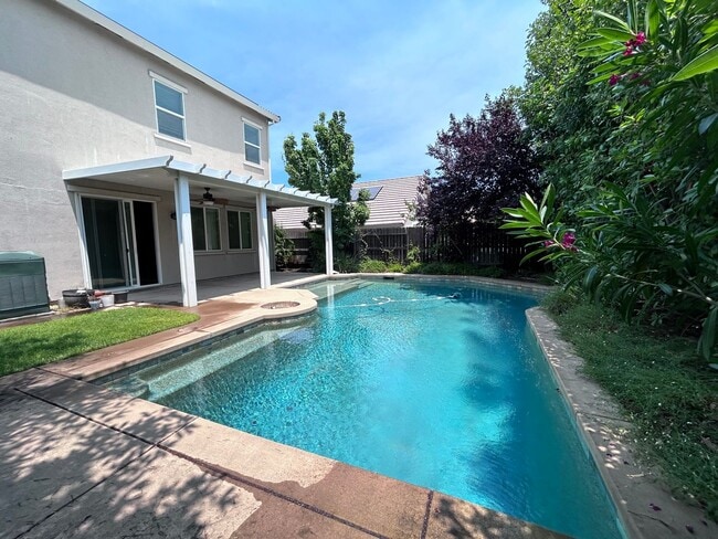2263 Lariat Ln in Folsom, CA - Building Photo - Building Photo