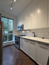 14955-1101A 101a Ave in Surrey, BC - Building Photo - Building Photo
