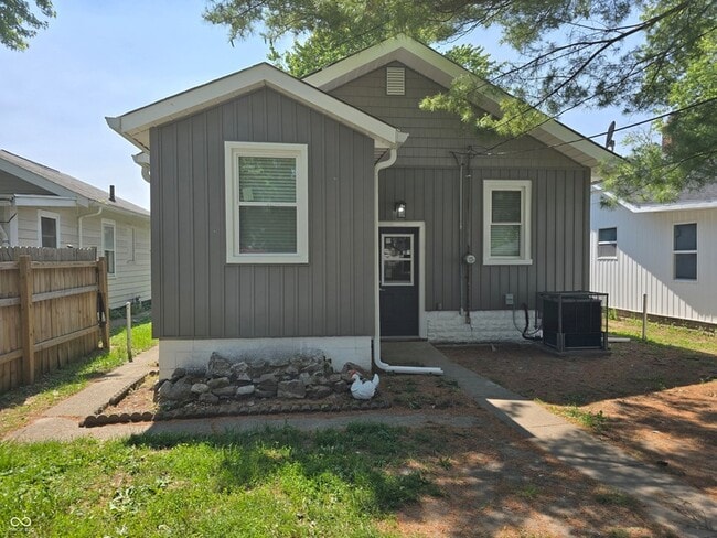 2035 S Pennsylvania St in Indianapolis, IN - Building Photo - Building Photo