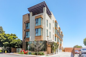 Walnut Studios in San Carlos, CA - Building Photo - Building Photo