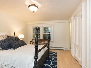 94 West Cedar St, Unit 2 in Boston, MA - Foto de edificio - Building Photo