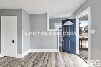 927 Alvison Rd in Toledo, OH - Building Photo - Building Photo