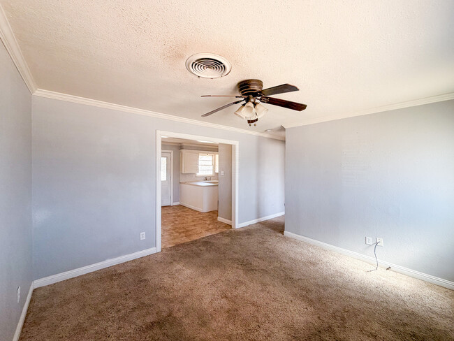 5204 40th St in Lubbock, TX - Foto de edificio - Building Photo