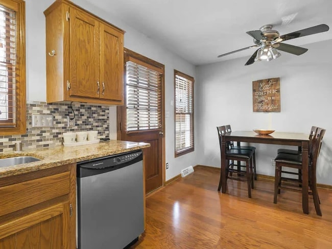 property at 2004 Cliff Alex Ct S