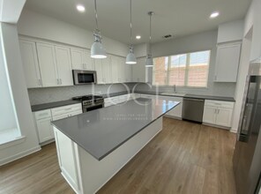 12118 Savannah Ave in Lubbock, TX - Foto de edificio - Building Photo