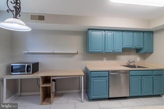 35 Pickering Ct in Germantown, MD - Building Photo - Building Photo