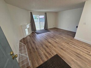 9690 SW Prairie Terrace in Beaverton, OR - Building Photo - Building Photo