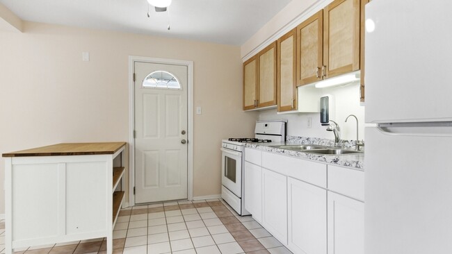 2116 Michigan Blvd in Lincoln Park, MI - Building Photo - Building Photo