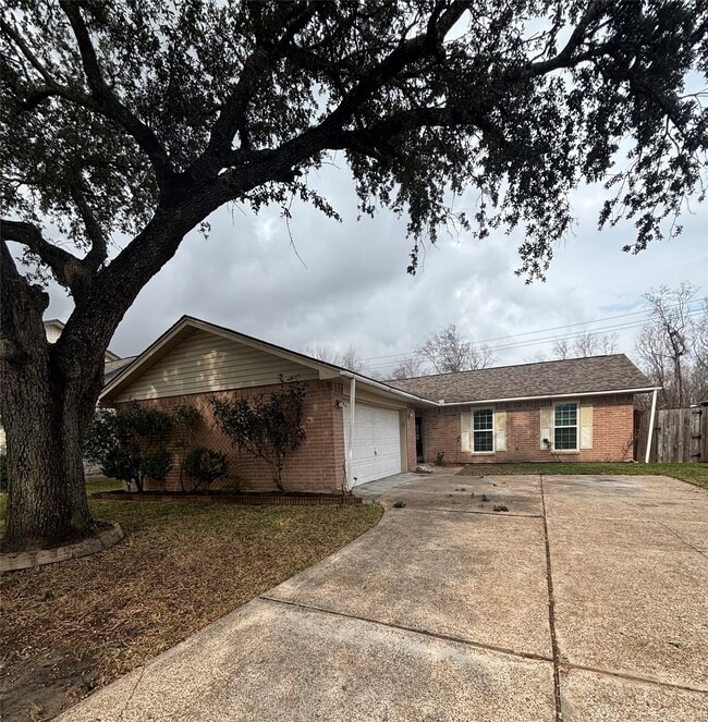 property at 2908 Sandpiper Dr