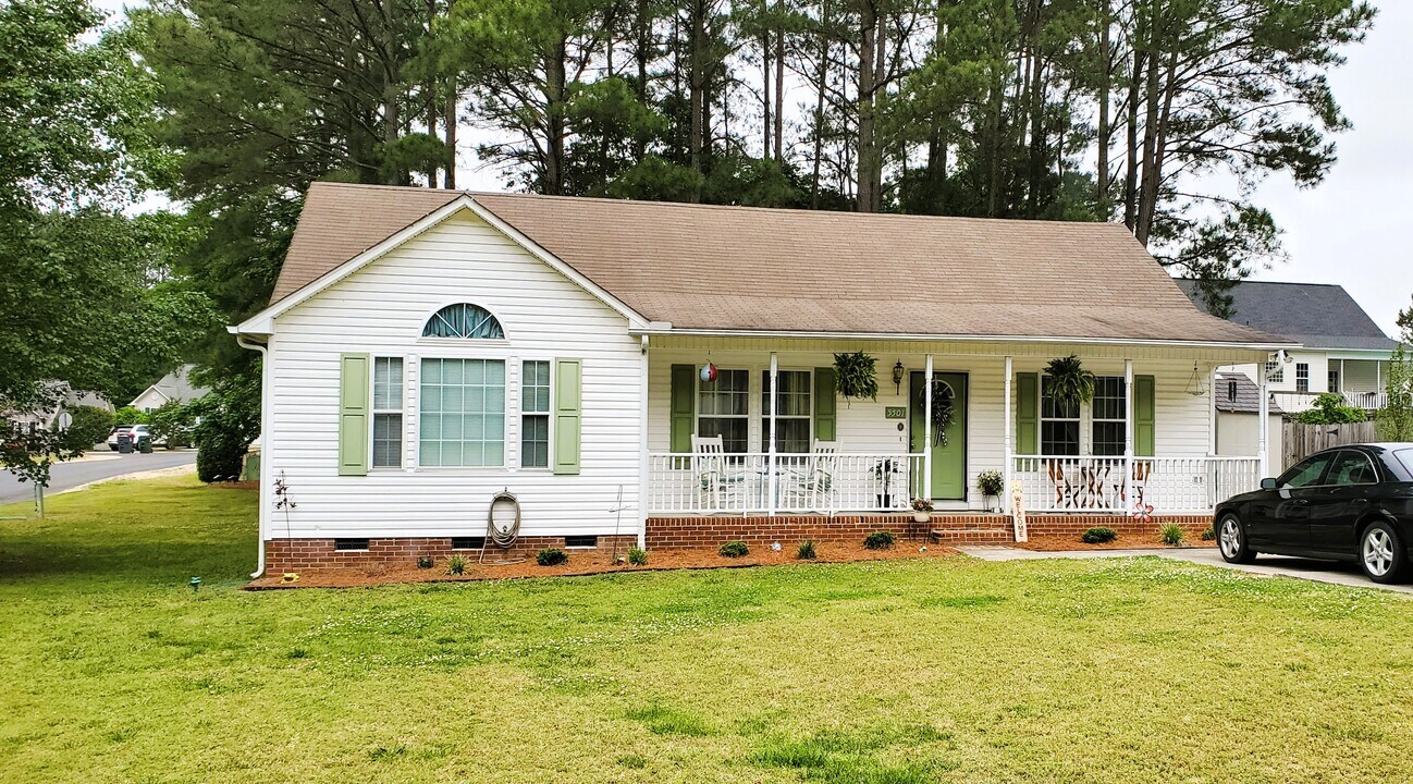 5501 Heraldy Ct in Knightdale, NC - Building Photo