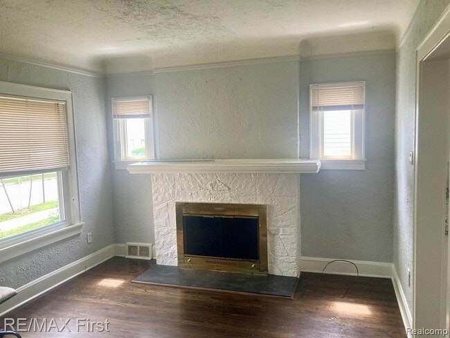 23059 Davey Ave in Hazel Park, MI - Building Photo - Building Photo