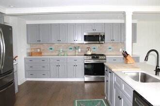 50 Mumford Cove Rd in Groton, CT - Building Photo - Building Photo