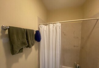 36 Cherokee St, Unit 2 in Boston, MA - Foto de edificio - Building Photo