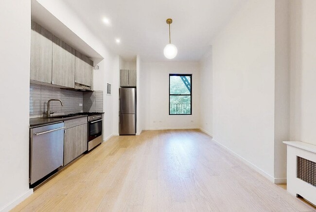 473 Central Prk W in New York, NY - Building Photo - Building Photo