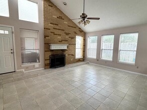 3243 E Rangecrest Pl in Sugar Land, TX - Building Photo - Building Photo