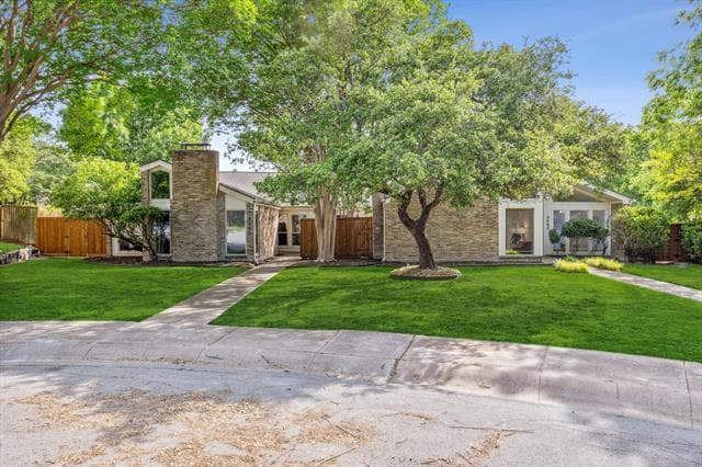 property at 9402 Summerhill Ln