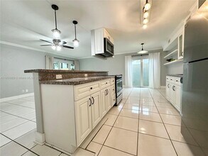 15820 SW 90th Ct in Palmetto Bay, FL - Building Photo - Building Photo