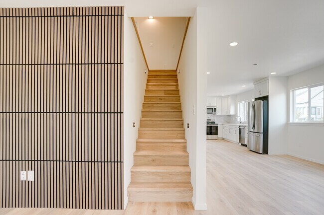 129 25th Ave, Unit A in Seattle, WA - Foto de edificio - Building Photo