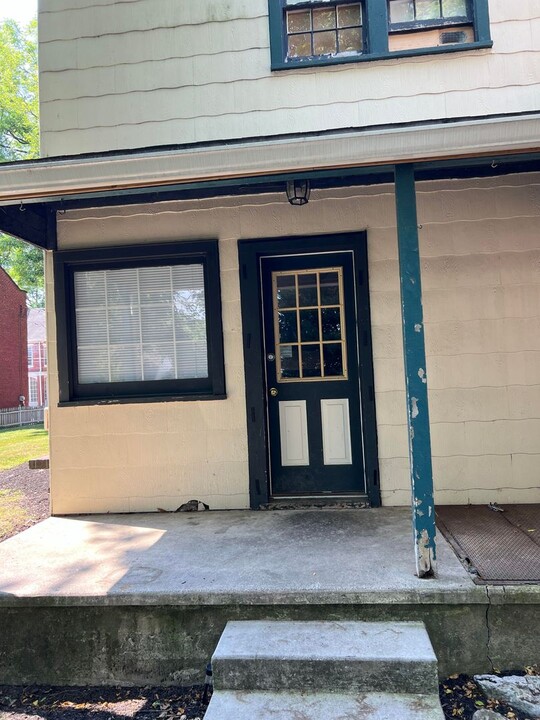 171 W Louther St, Unit Apt 2 in Carlisle, PA - Building Photo