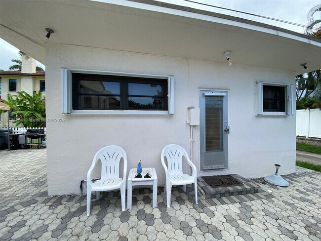 927 Hollywood Blvd in Hollywood, FL - Building Photo - Building Photo
