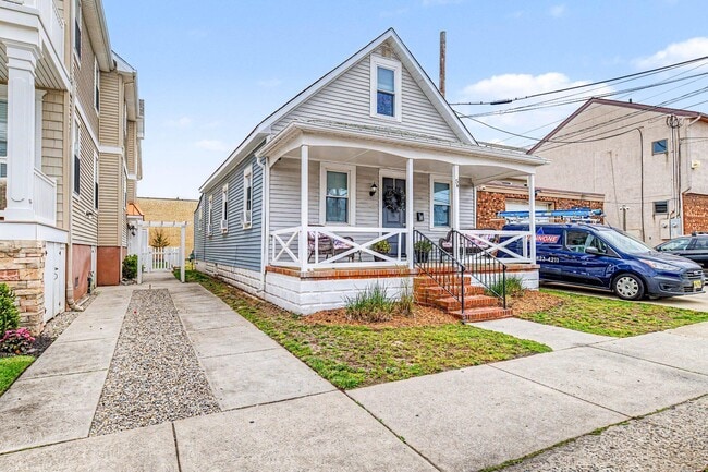 property at 5 N Adams Ave