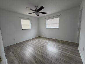 1767 Valencia Ave in Ormond Beach, FL - Foto de edificio - Building Photo