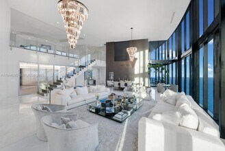 18555 Collins Ave, Unit 5201 in Sunny Isles Beach, FL - Foto de edificio - Building Photo