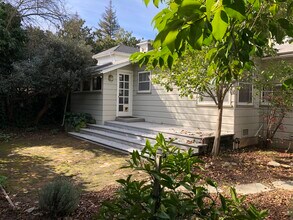 820 Palo Alto Ave in Palo Alto, CA - Building Photo - Building Photo