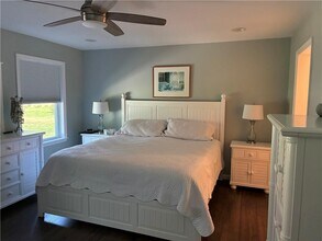 20 Little Rest Rd in South Kingstown, RI - Foto de edificio - Building Photo