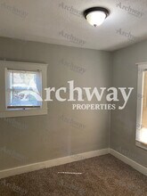 108 S Home St in Independence, MO - Building Photo - Building Photo