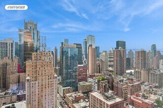 750 8th Ave in New York, NY - Building Photo - Building Photo
