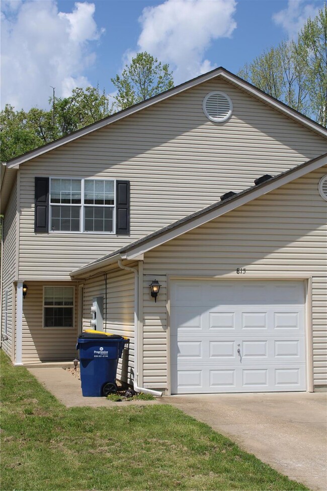 property at 815 Woodside Creek Dr