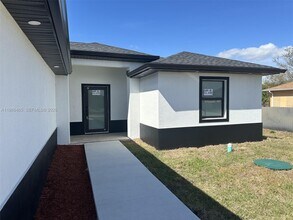 712 Euston Ave S in Lehigh Acres, FL - Building Photo - Building Photo