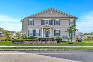 1 Larkspur Ln in Monroe Township, NJ - Building Photo