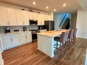 425 Cape May Dr in Westfield, IN - Building Photo - Building Photo