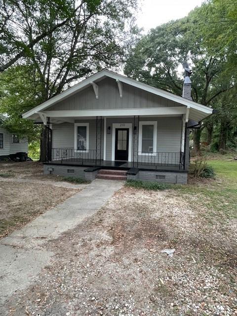property at 210 W 8th Ave