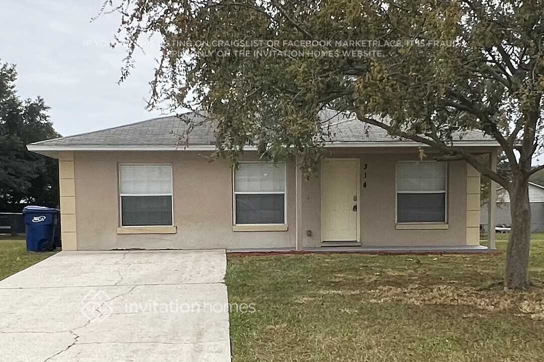 314 Christy Rd in Mascotte, FL - Building Photo